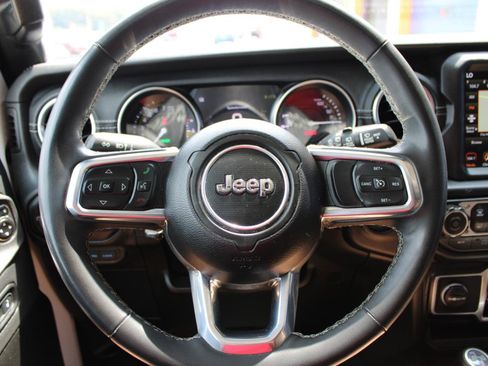 Used 2023 Jeep Wrangler Unlimited Sahara w/ Cold Weather Group AWD/4WD image 18