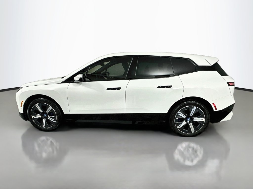 Certified 2024 BMW iX xDrive50 w/ Premium Package AWD/4WD image 8