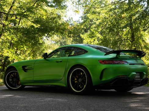 Used 2018 Mercedes-Benz AMG GT R image 9