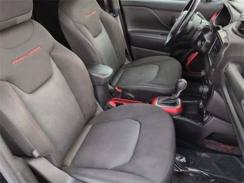 Used 2019 Jeep Renegade Trailhawk w/ LED Lighting Group image 22