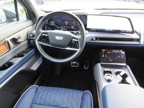 New 2026 Cadillac Vistiq Premium Luxury image 13