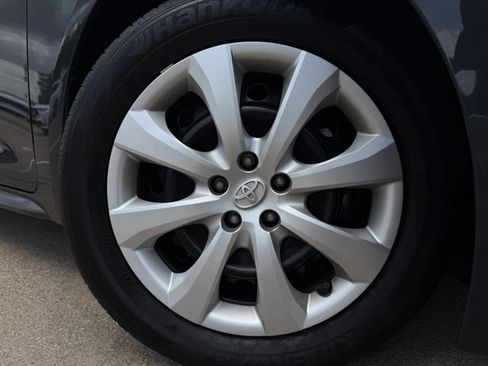 Used 2025 Toyota Corolla LE FWD image 9