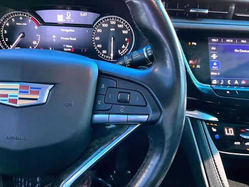 Used 2023 Cadillac XT6 Premium Luxury FWD image 25