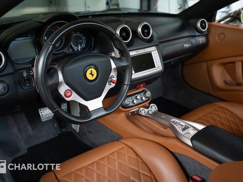 Used 2012 Ferrari California RWD image 22