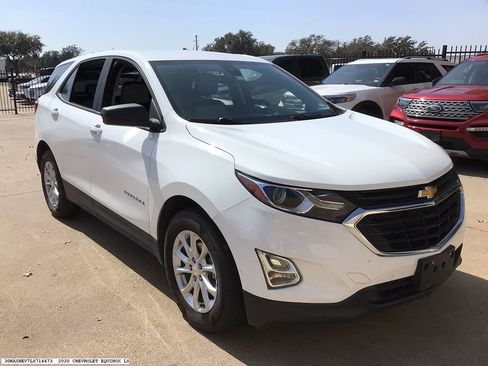 Used 2020 Chevrolet Equinox LS w/ LS Convenience Package image 4
