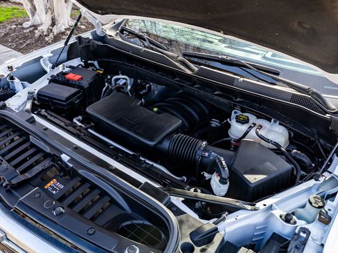 Used 2024 Chevrolet Silverado 1500 High Country w/ Technology Package image 39