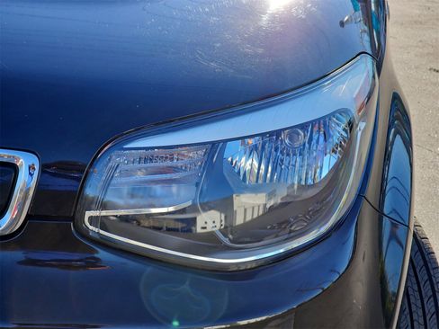 Used 2016 Kia Soul + image 32
