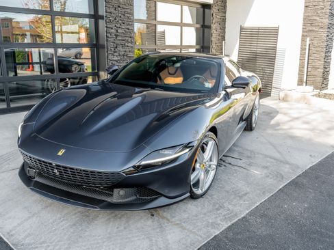 Used 2021 Ferrari Roma RWD image 4