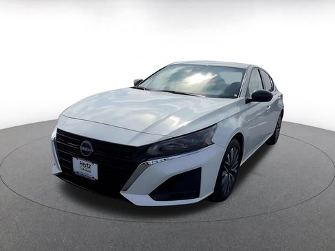 Used 2025 Nissan Altima 2.5 SV FWD image 7