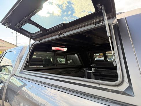 Used 2021 Toyota Tundra Platinum AWD/4WD image 39
