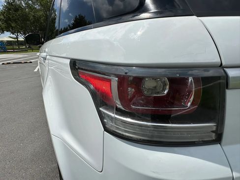 Used 2017 Land Rover Range Rover Sport SE AWD/4WD image 10