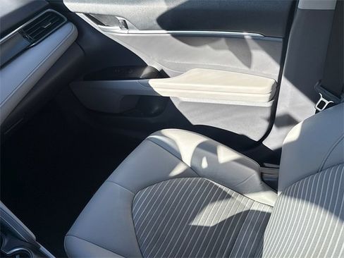 Used 2024 Toyota Camry SE image 15