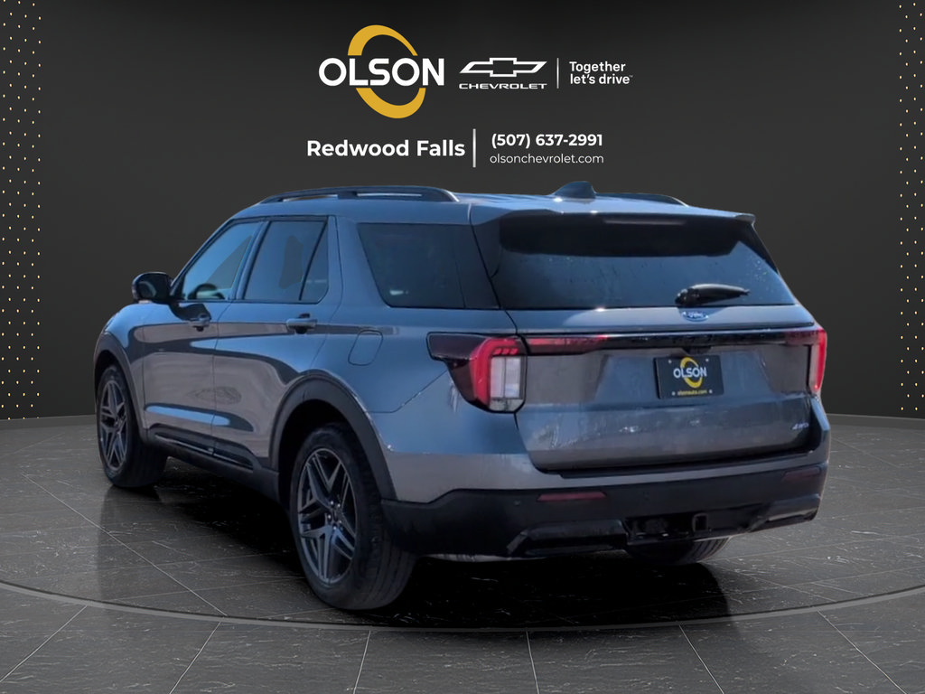 Used 2025 Ford Explorer ST-Line w/ ST-Line Street Pack AWD/4WD image 7
