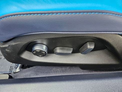 Used 2022 Chevrolet Corvette Stingray Premium Conv w/ Z51 Performance Package image 9