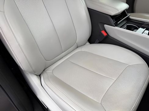 Used 2022 Jeep Grand Cherokee L Overland image 19