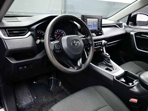 Used 2021 Toyota RAV4 XLE AWD/4WD image 13
