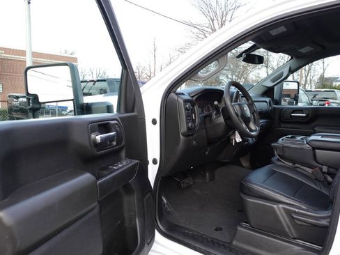 Used 2022 Chevrolet Silverado 2500 Custom w/ Custom Value Package image 10