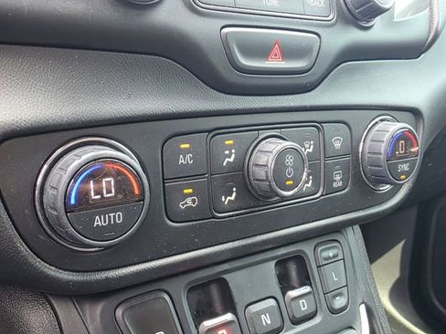 Used 2018 GMC Terrain SLT w/ Preferred Package FWD image 19