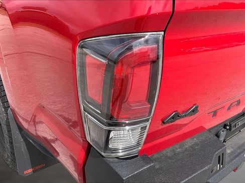 Used 2020 Toyota Tacoma SR AWD/4WD image 23