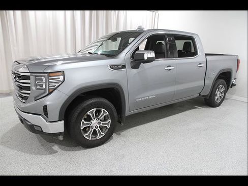 Used 2025 GMC Sierra 1500 SLT AWD/4WD image 3