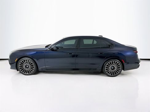 Used 2025 BMW 760i xDrive w/ Executive Package image 5