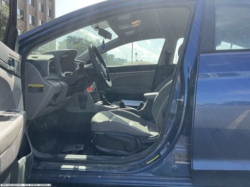 Used 2018 Hyundai Elantra SE w/ Cargo Package FWD image 8