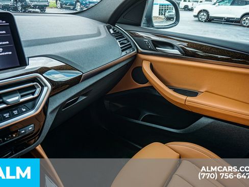 Used 2025 BMW X4 xDrive30i AWD/4WD image 47