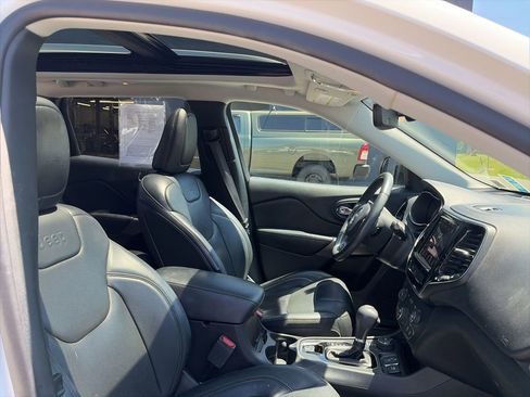Used 2019 Jeep Cherokee Limited AWD/4WD image 9