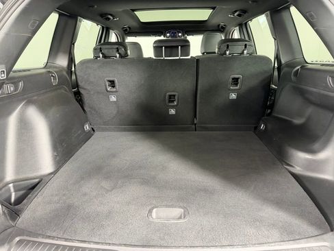 Used 2024 Jeep Grand Cherokee Limited w/ Luxury Tech Group II image 29