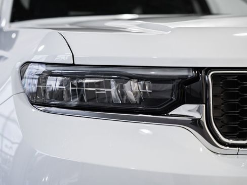 Certified 2024 Jeep Grand Cherokee L Limited w/ Luxury Tech Group II image 13