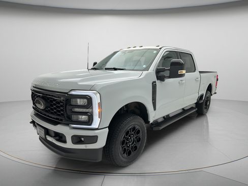 Used 2025 Ford F250 Lariat w/ Lariat Ultimate Package AWD/4WD image 3