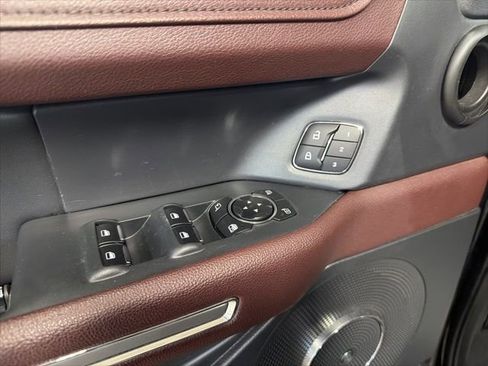 Used 2024 Ford Expedition Limited image 16