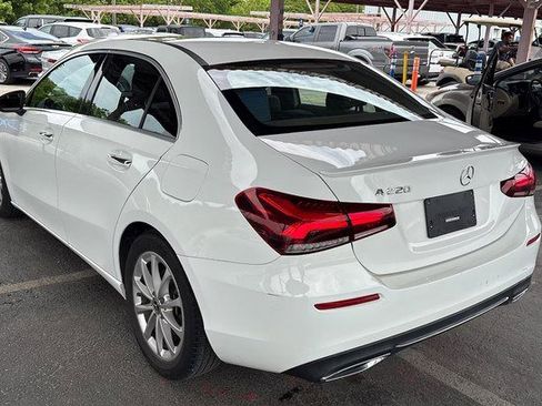 Used 2021 Mercedes-Benz A 220 image 2