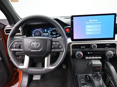 Certified 2025 Toyota Tacoma TRD Off-Road image 9