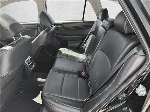 Used 2018 Subaru Outback 3.6R Limited AWD/4WD image 18