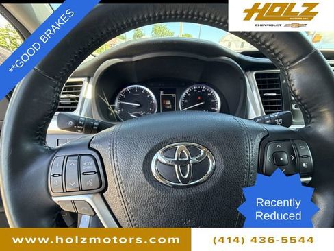 Used 2017 Toyota Highlander XLE AWD/4WD image 11