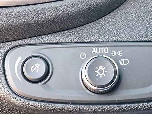 Used 2019 Chevrolet Trax LT image 27