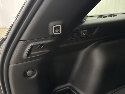 Used 2025 Jeep Grand Cherokee Altitude image 27