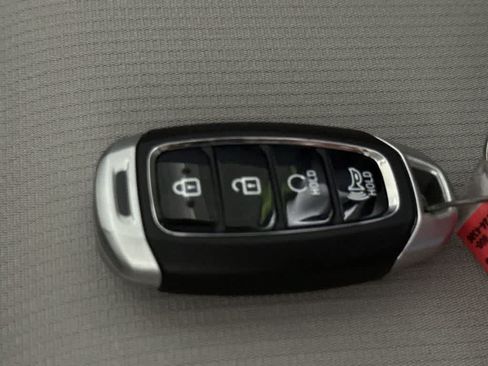 Used 2024 Hyundai Venue SEL FWD image 28