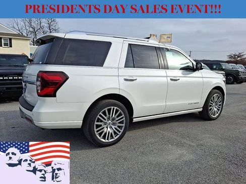 Used 2022 Ford Expedition Platinum image 11