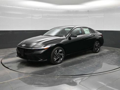 New 2026 Hyundai Elantra Limited FWD image 4