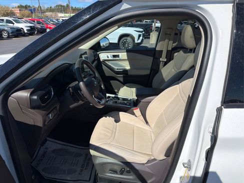 Used 2020 Ford Explorer Platinum w/ Premium Technology Package AWD/4WD image 20