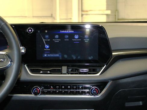 Used 2026 Chevrolet Equinox LT w/ Convenience Package II image 15