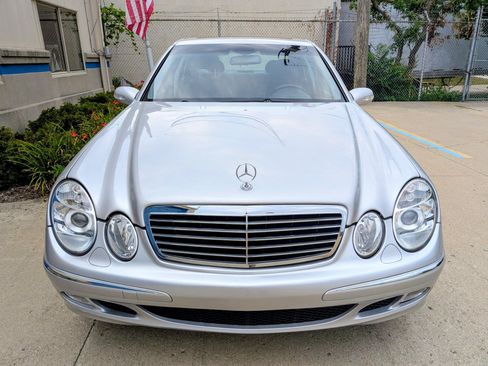 Used 2003 Mercedes-Benz E 500 Sedan image 2