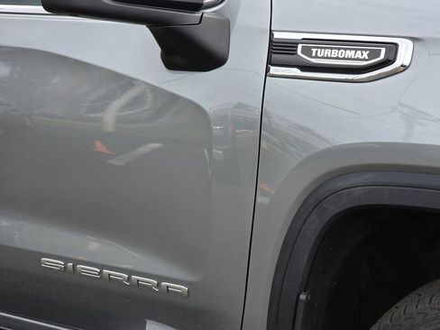 Used 2025 GMC Sierra 1500 SLE AWD/4WD image 10