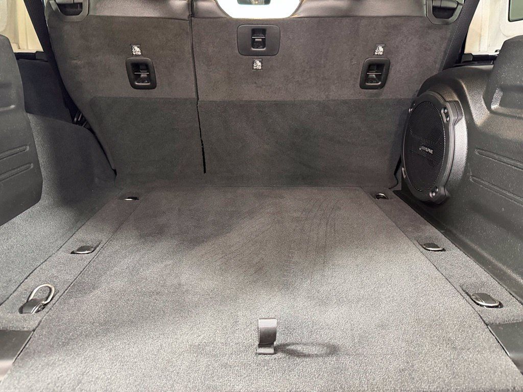 Used 2023 Jeep Wrangler Unlimited Rubicon AWD/4WD image 22