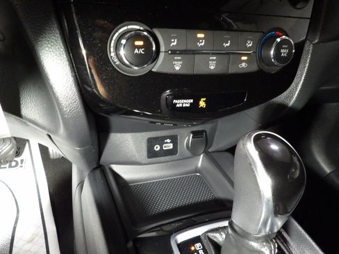 Used 2020 Nissan Rogue S w/ Special Edition Package image 14