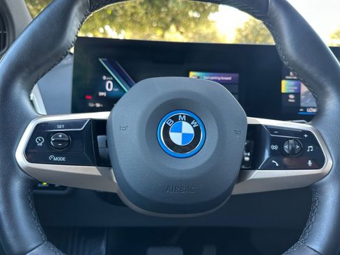 Used 2025 BMW iX xDrive50 image 31