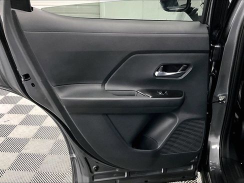 New 2026 Nissan Kicks SR w/ Cold Weather Package FWD image 29