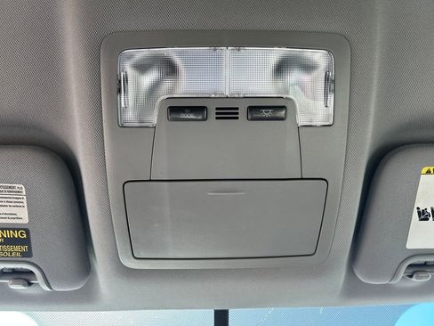 Used 2015 Toyota Highlander LE image 16